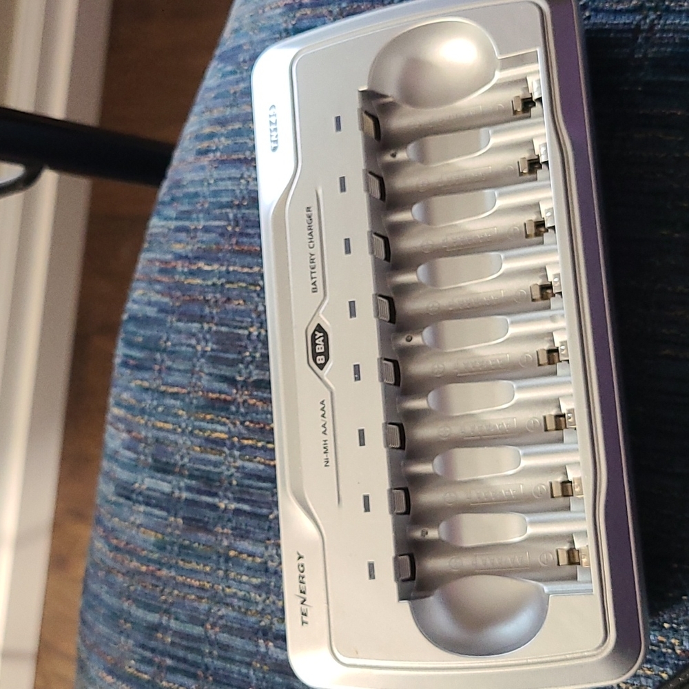 Battery charger- AAA size